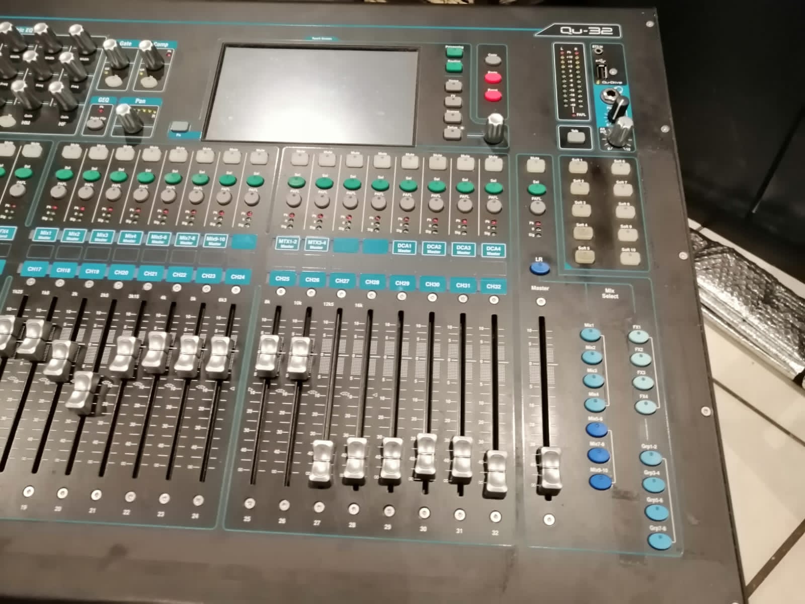 Allen&Heath QU32 Mixer with a Faulty Processor