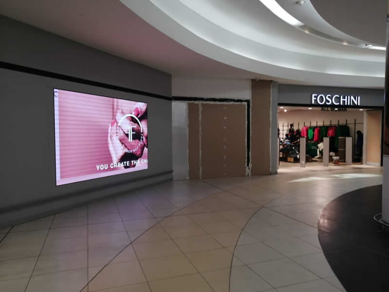 Retail Shopfront Screen Install / Maintenance 